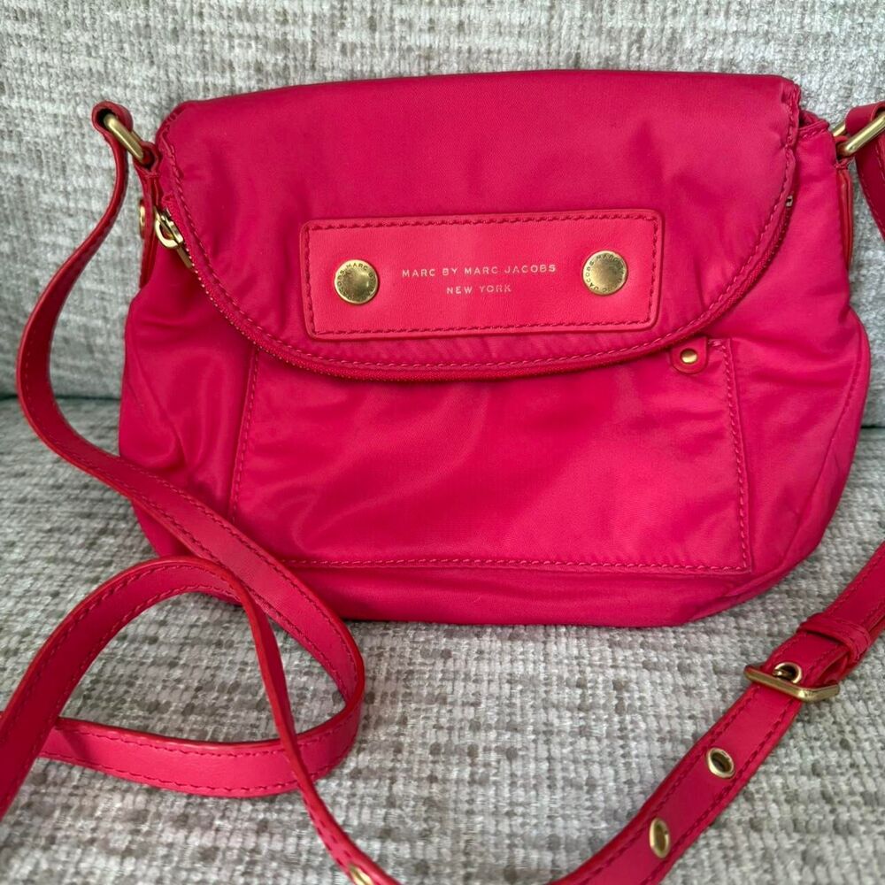 MARC BY MARC JACOBS Nylon - Sasha Medium Crossbody Bag Hot Pink Purse Travel